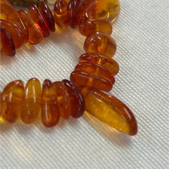 Amber Chip Necklace Organic Beads Barrel Screw Clasp - Picture 6 of 7